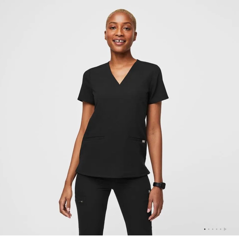 Figs Black Fitted Short Sleeve Tee